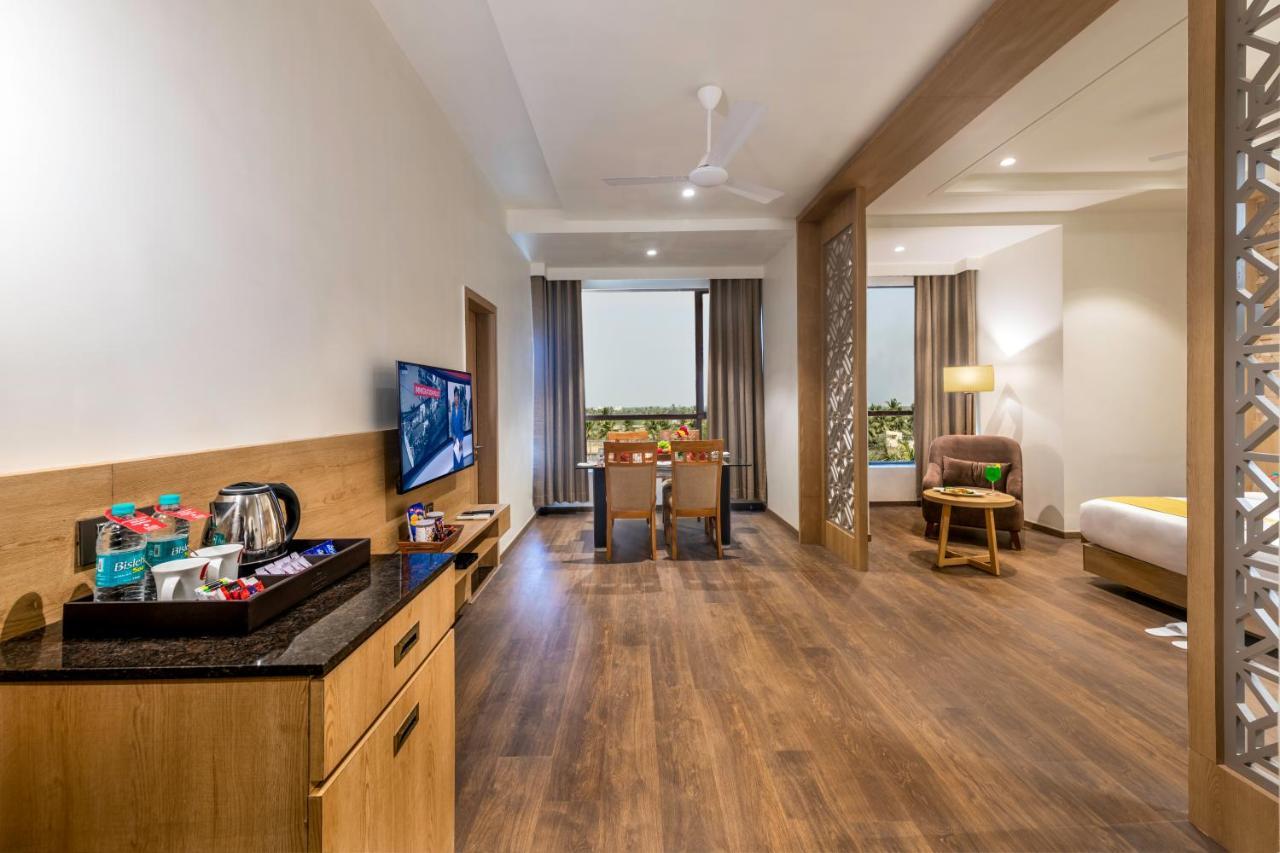 Lords Inn Somnath Bagian luar foto