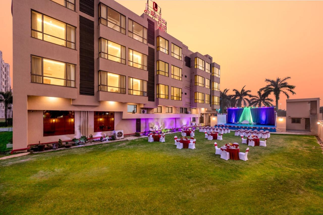 Lords Inn Somnath Bagian luar foto
