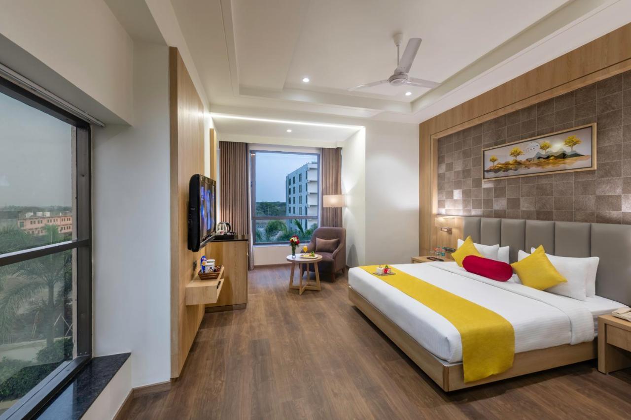 Lords Inn Somnath Bagian luar foto