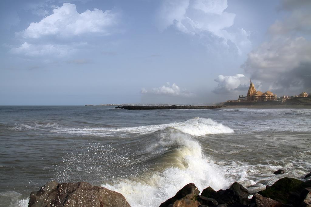 Lords Inn Somnath Bagian luar foto