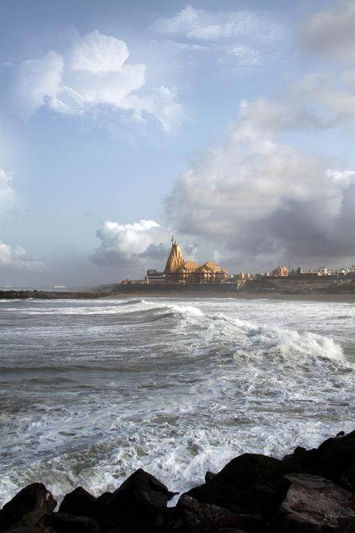 Lords Inn Somnath Bagian luar foto
