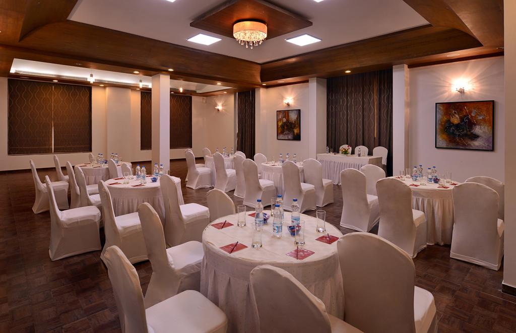 Lords Inn Somnath Bagian luar foto