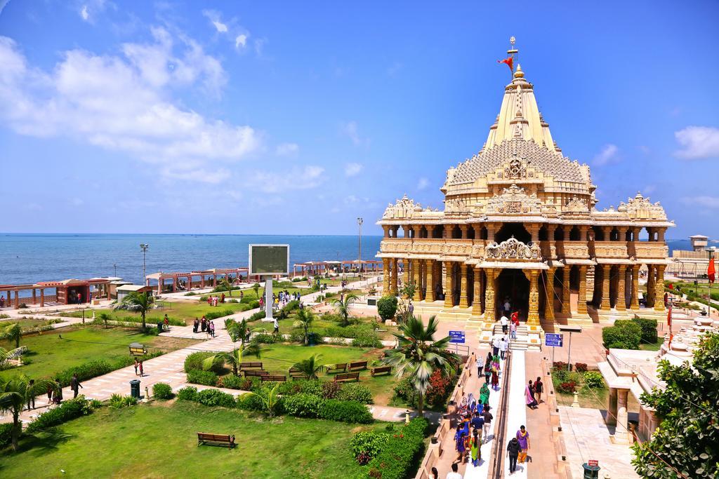 Lords Inn Somnath Bagian luar foto