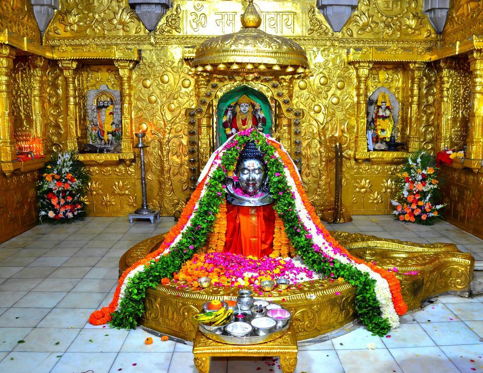 Lords Inn Somnath Bagian luar foto