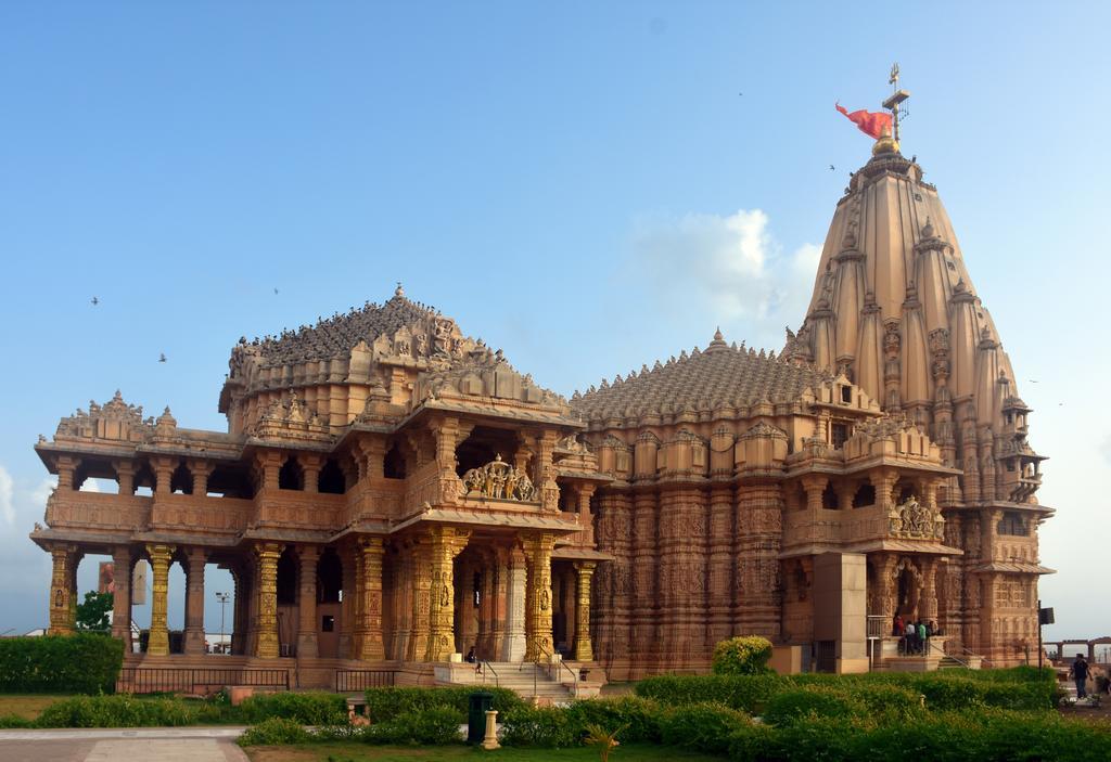 Lords Inn Somnath Bagian luar foto