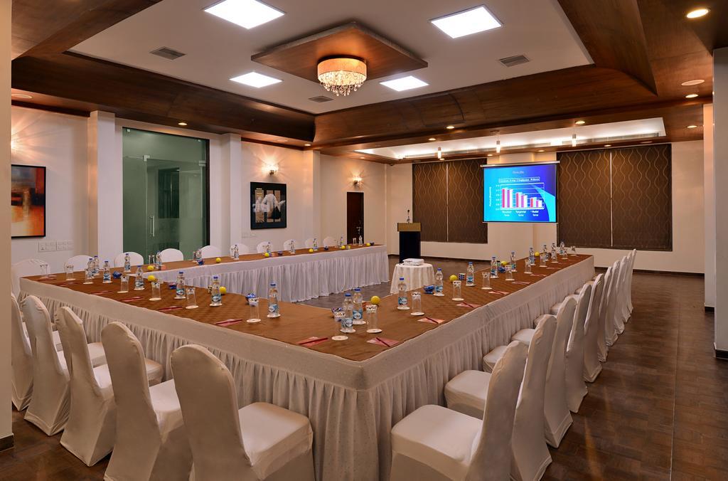 Lords Inn Somnath Bagian luar foto